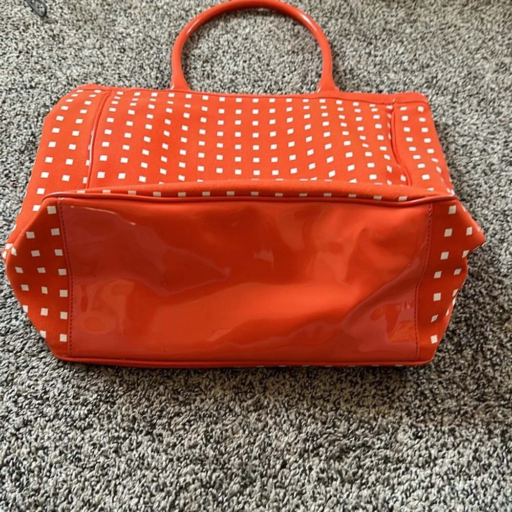 NEW Liz Claiborne Orange Canvas Tote with make up bags - Picture 4 of 7